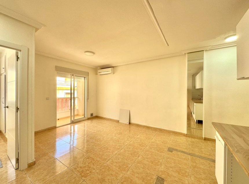 Reventa - Apartment -
Torrevieja - Centro