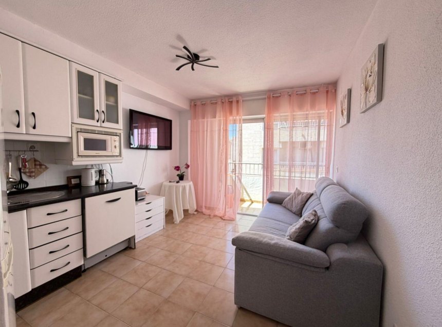 Reventa - Apartment -
Torrevieja - Centro