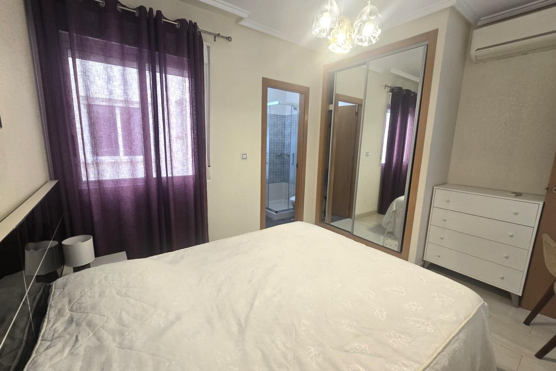 Reventa - Apartment -
Torrevieja - Centro