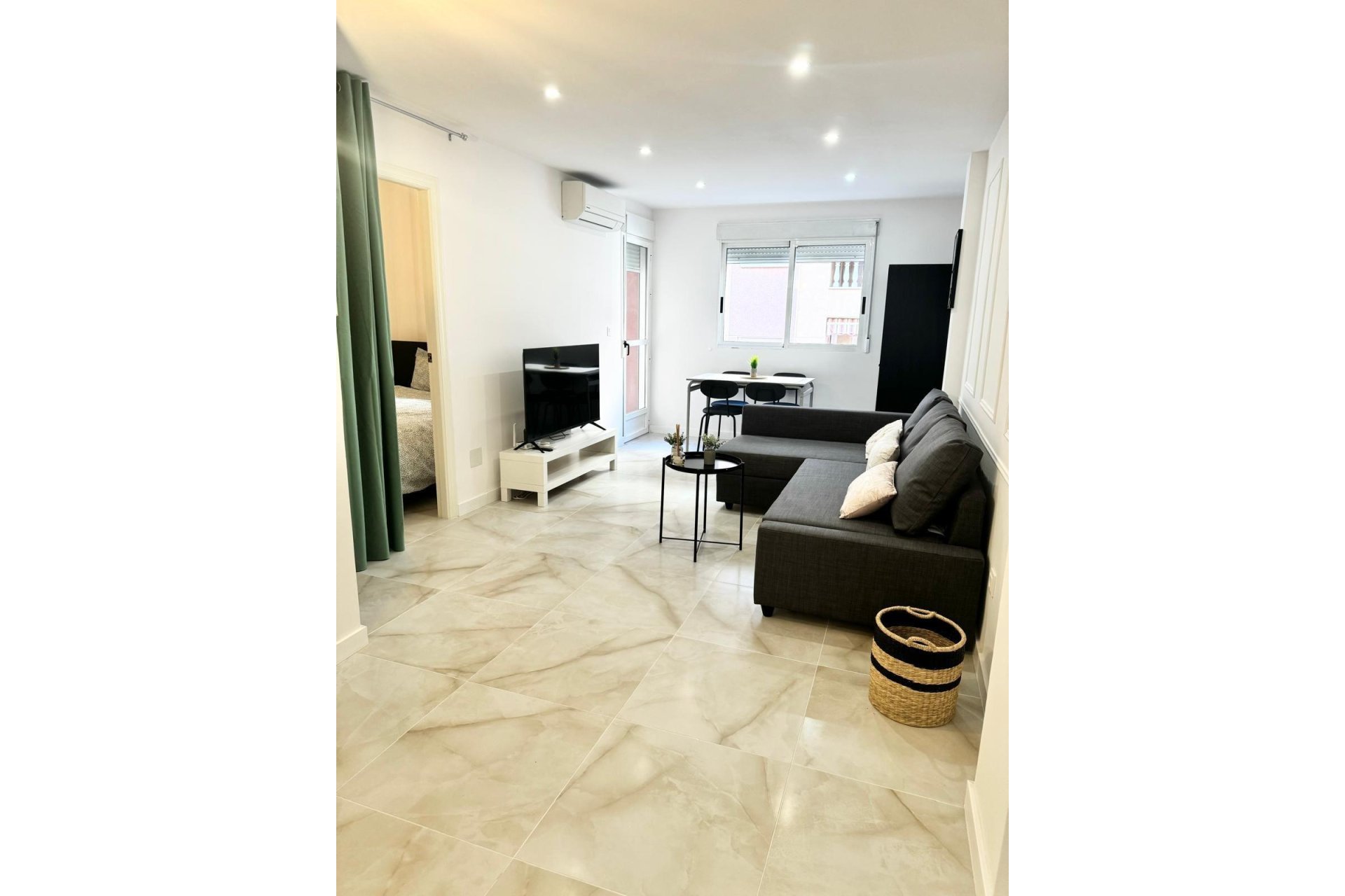 Reventa - Apartment -
Torrevieja - Centro