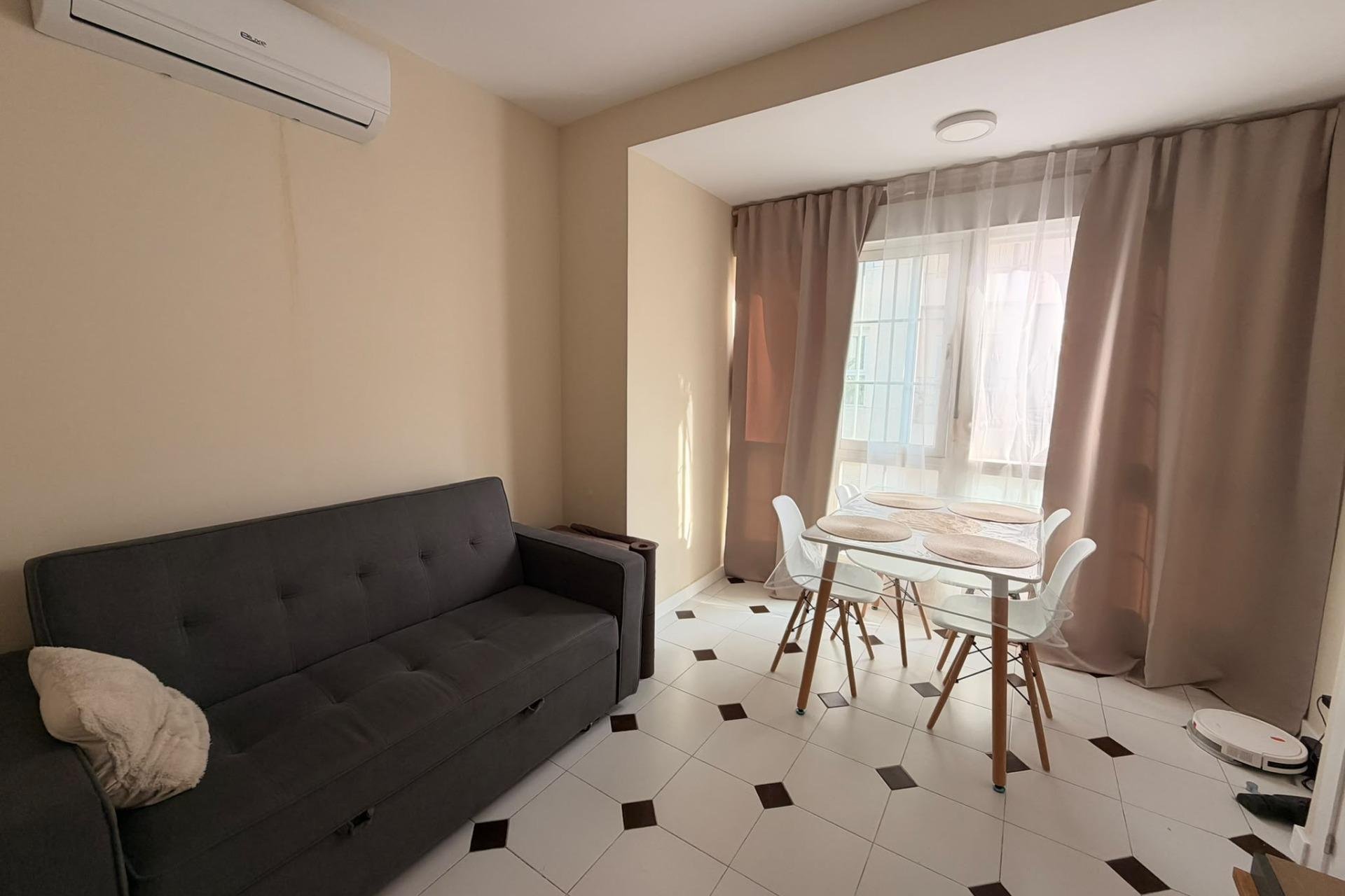 Reventa - Apartment -
Torrevieja - Centro