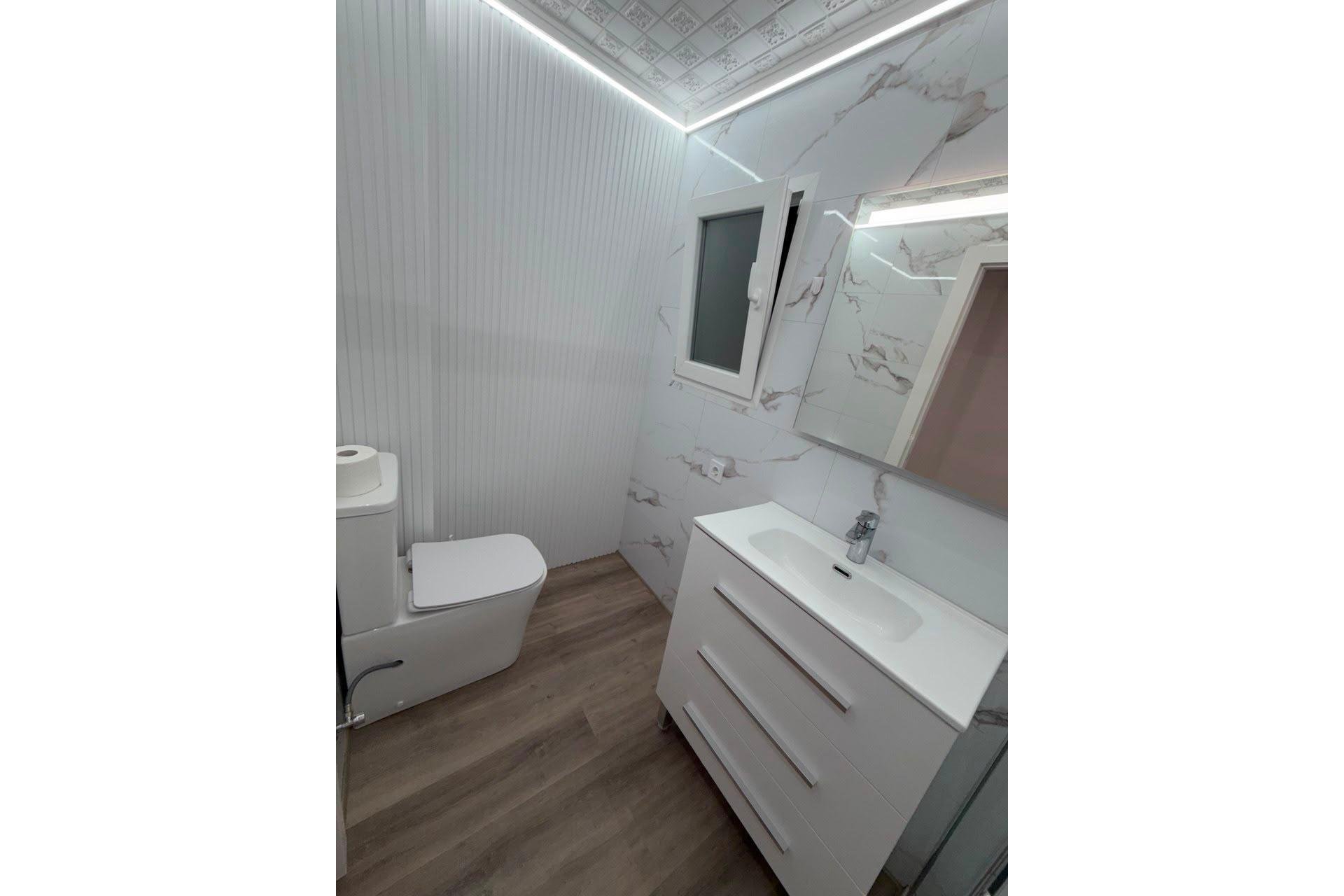 Reventa - Apartment -
Torrevieja - Centro