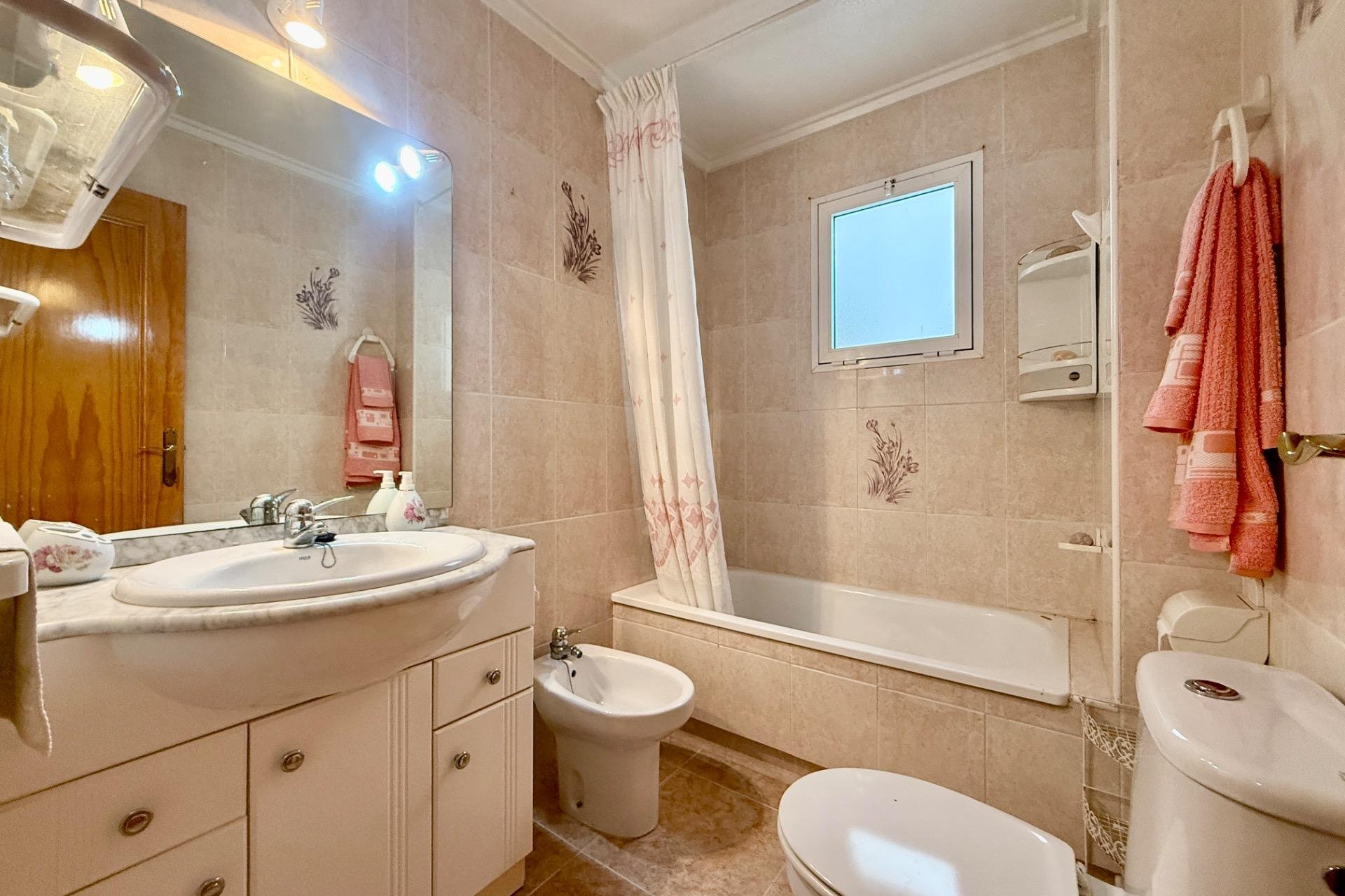 Reventa - Apartment -
Torrevieja - Centro