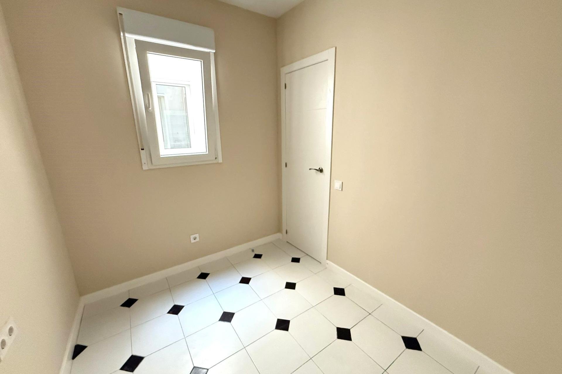 Reventa - Apartment -
Torrevieja - Centro