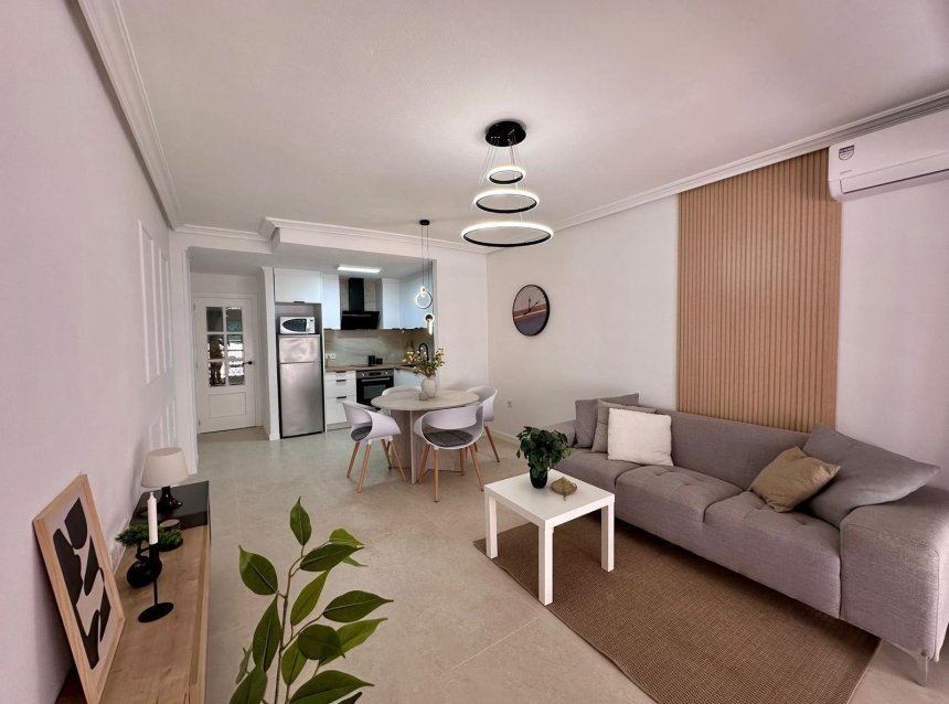 Reventa - Apartment -
Torrevieja - Habaneras