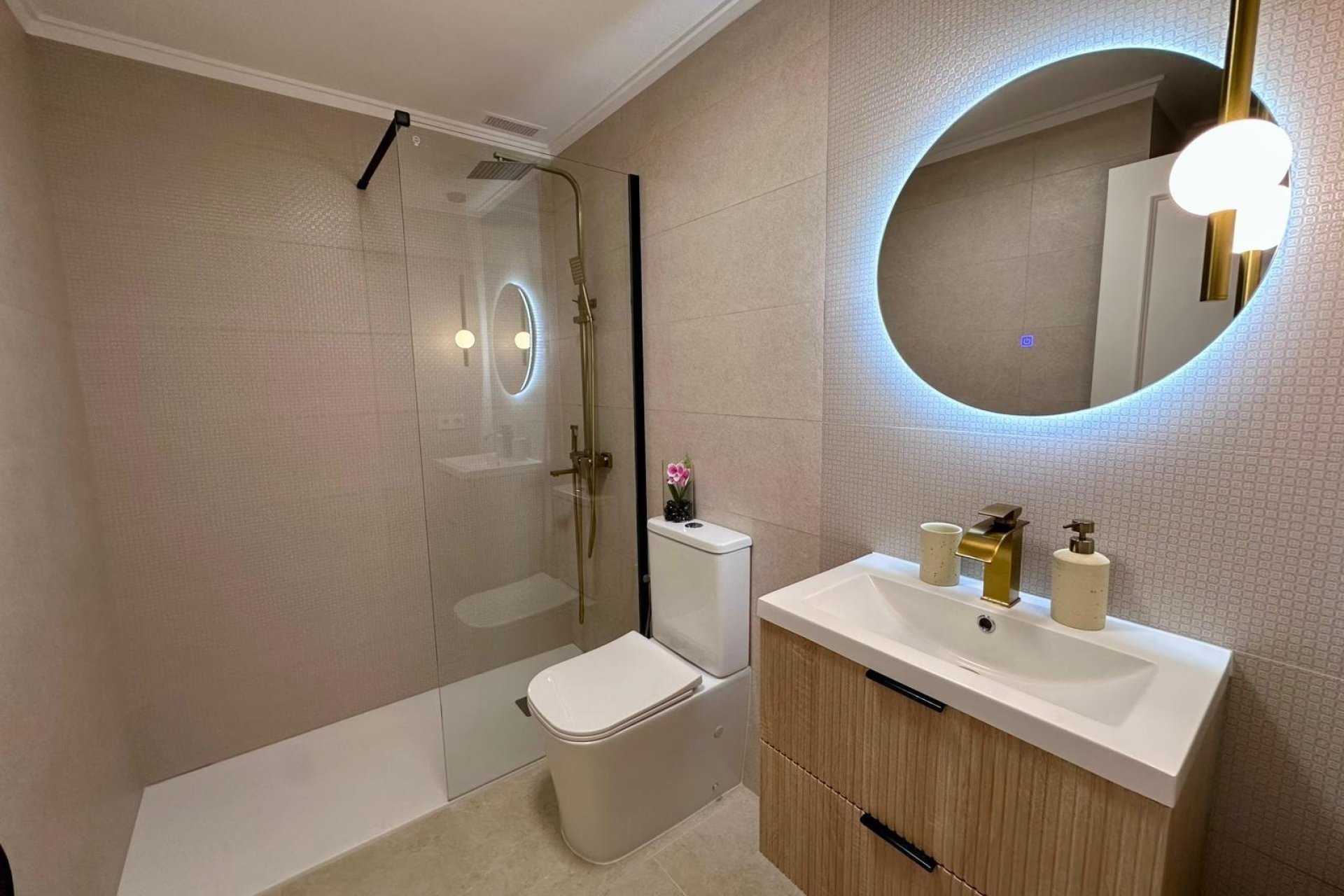 Reventa - Apartment -
Torrevieja - Habaneras
