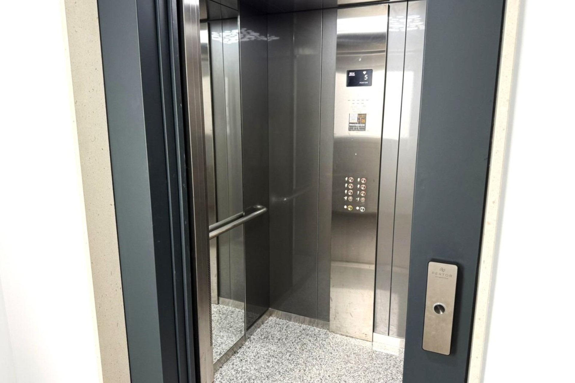 Reventa - Apartment -
Torrevieja - Parque de las Naciones