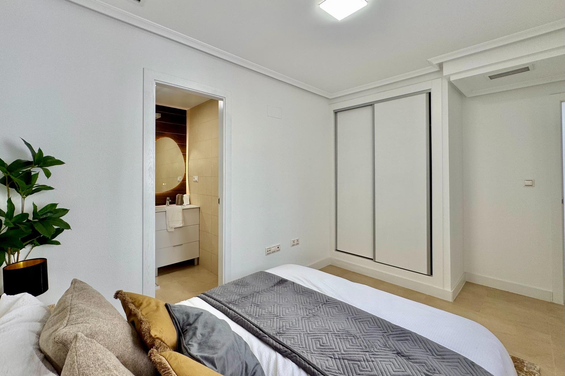 Reventa - Apartment -
Torrevieja - Parque de las Naciones