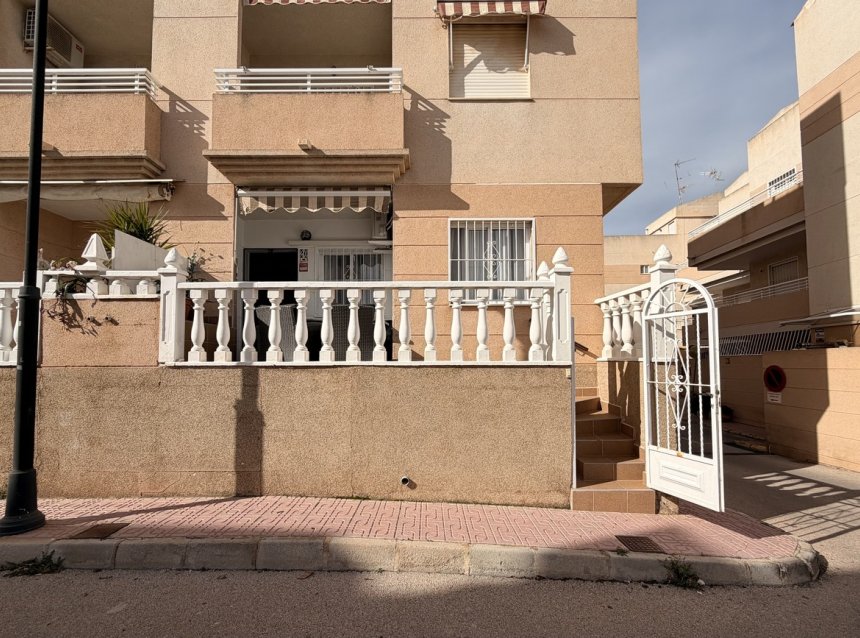 Reventa - Apartment -
Torrevieja - Urb. Calas Blancas III
