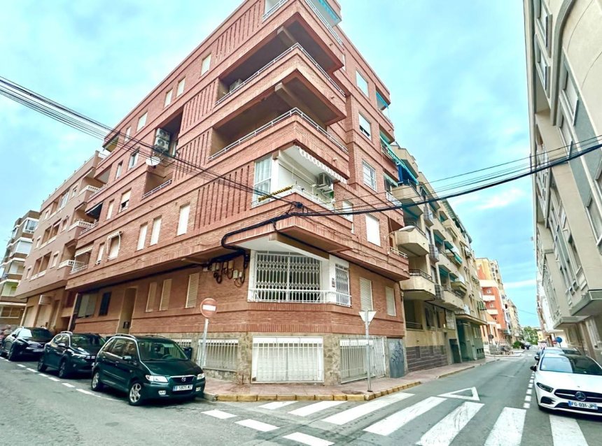 Reventa - Ático -
Torrevieja - Centro