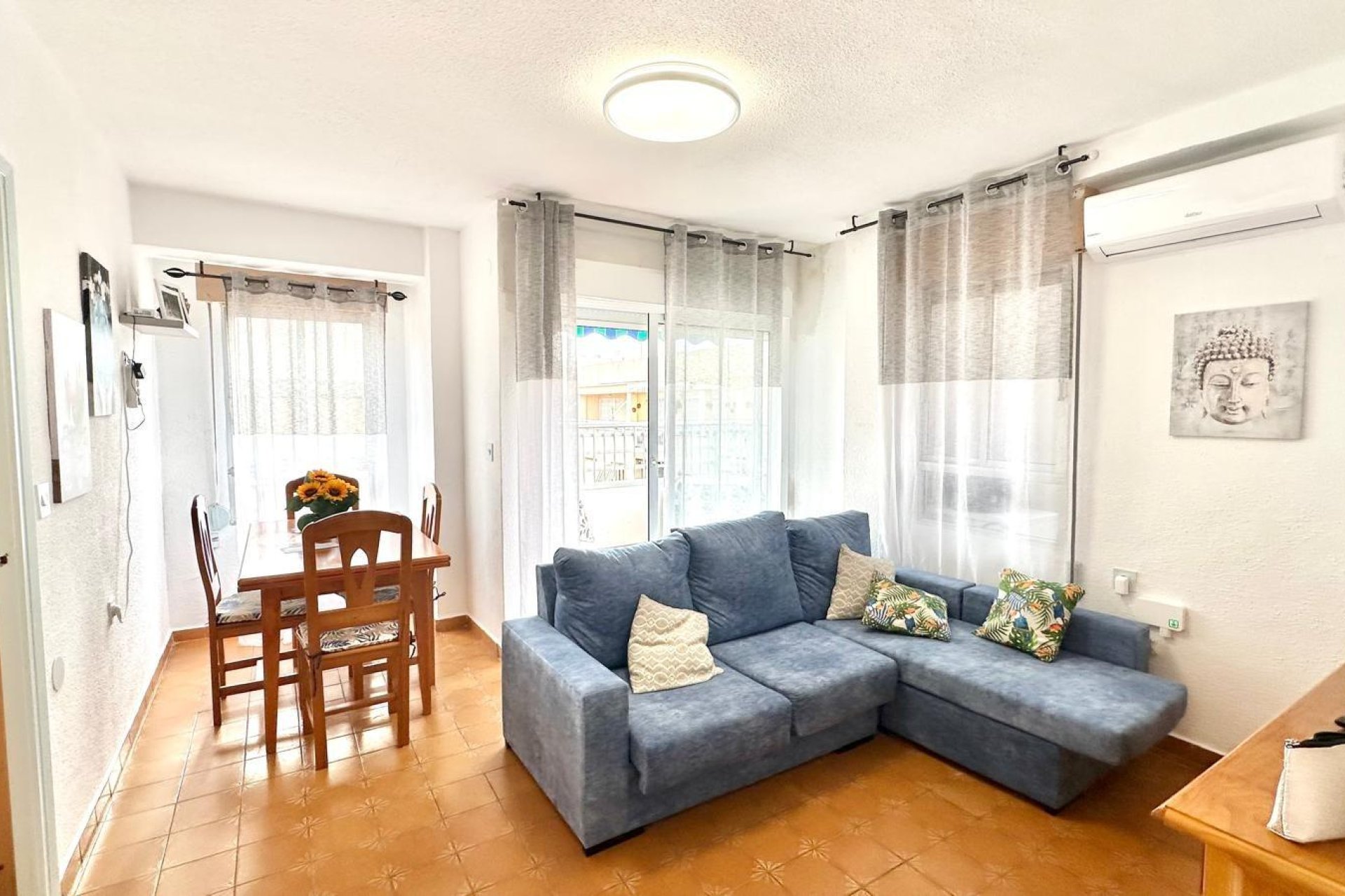 Reventa - Ático -
Torrevieja - Centro