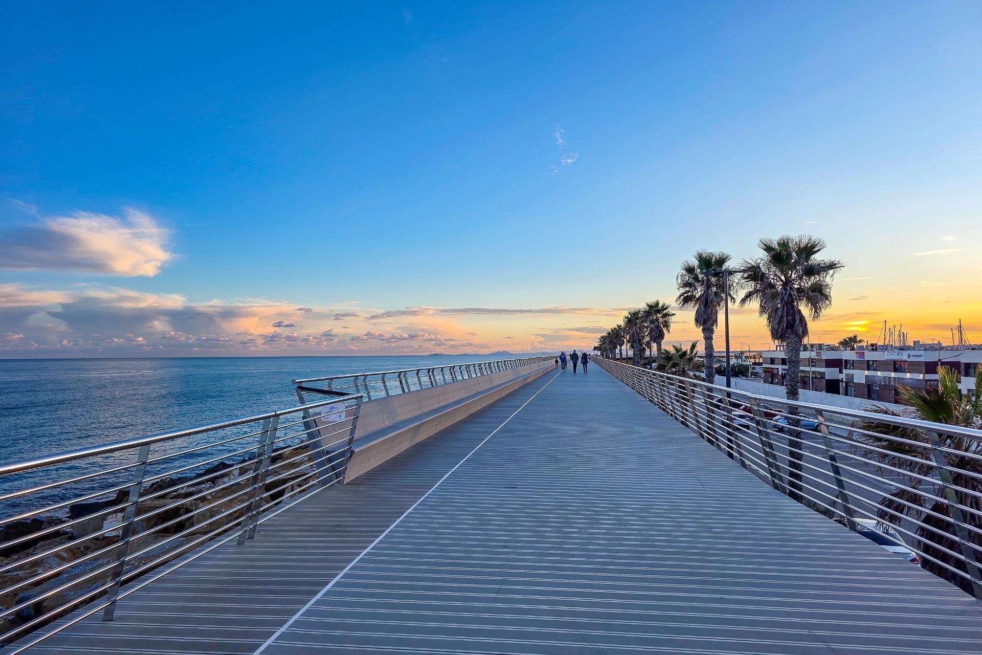 Reventa - Ático -
Torrevieja - Centro