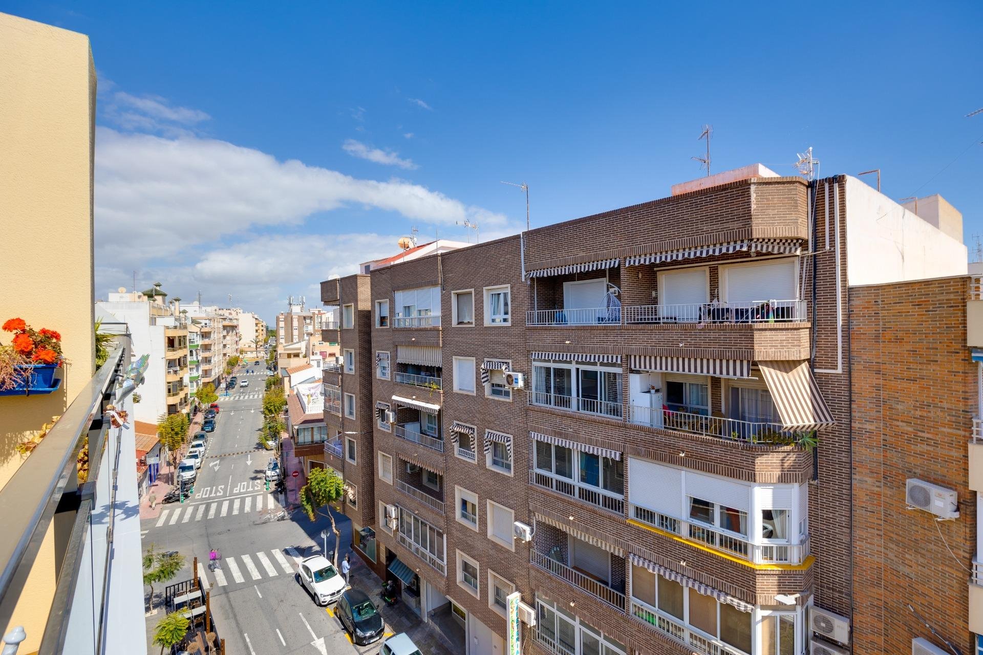 Reventa - Ático -
Torrevieja - Centro