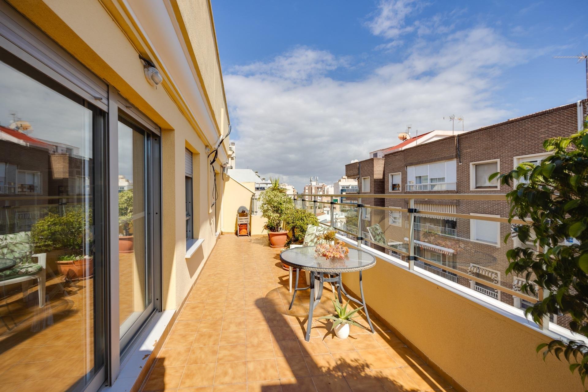 Reventa - Ático -
Torrevieja - Centro