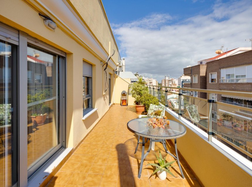 Reventa - Ático -
Torrevieja - Centro