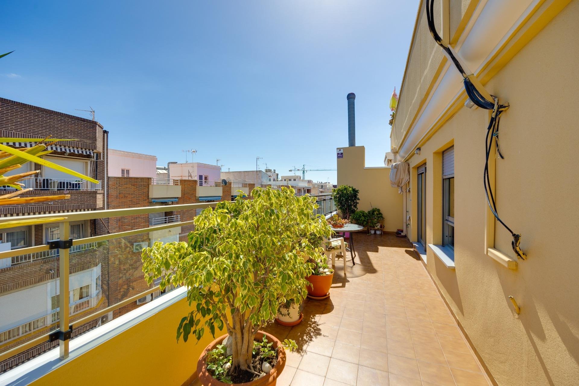 Reventa - Ático -
Torrevieja - Centro