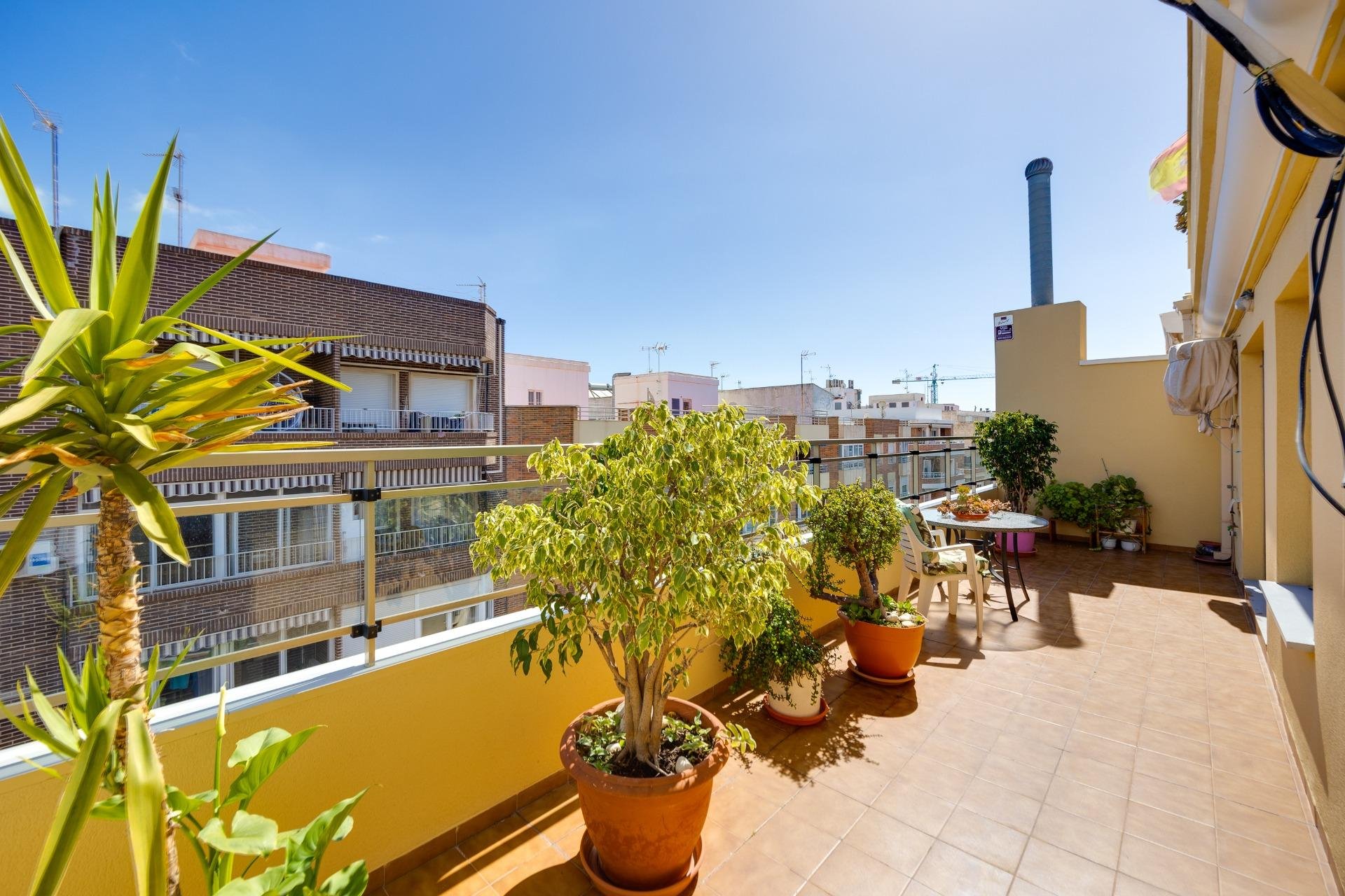 Reventa - Ático -
Torrevieja - Centro