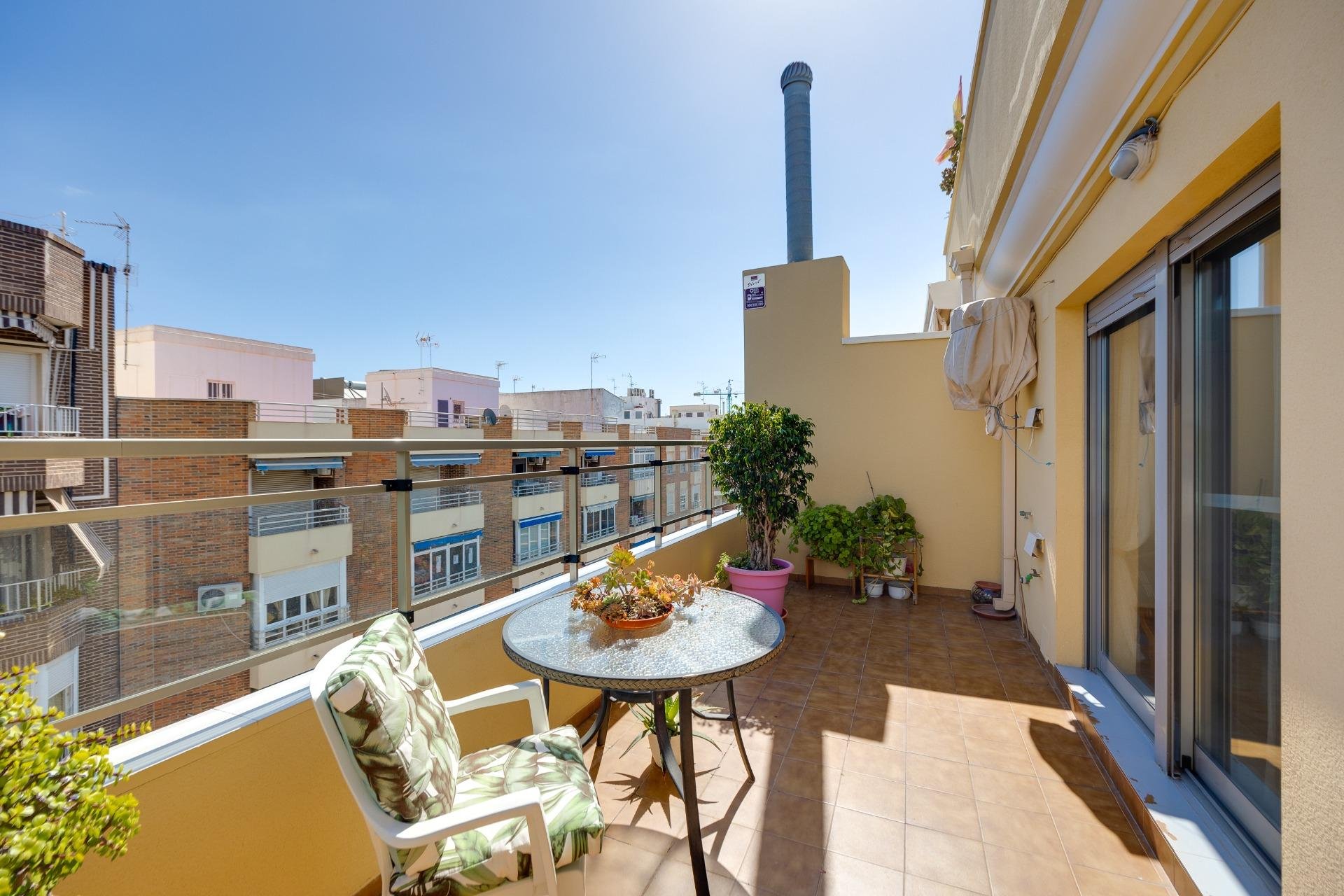 Reventa - Ático -
Torrevieja - Centro