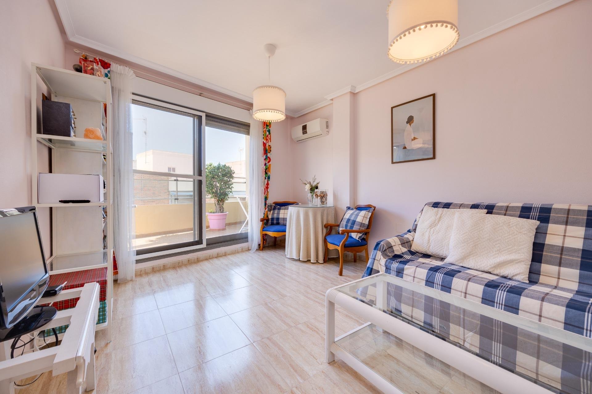 Reventa - Ático -
Torrevieja - Centro