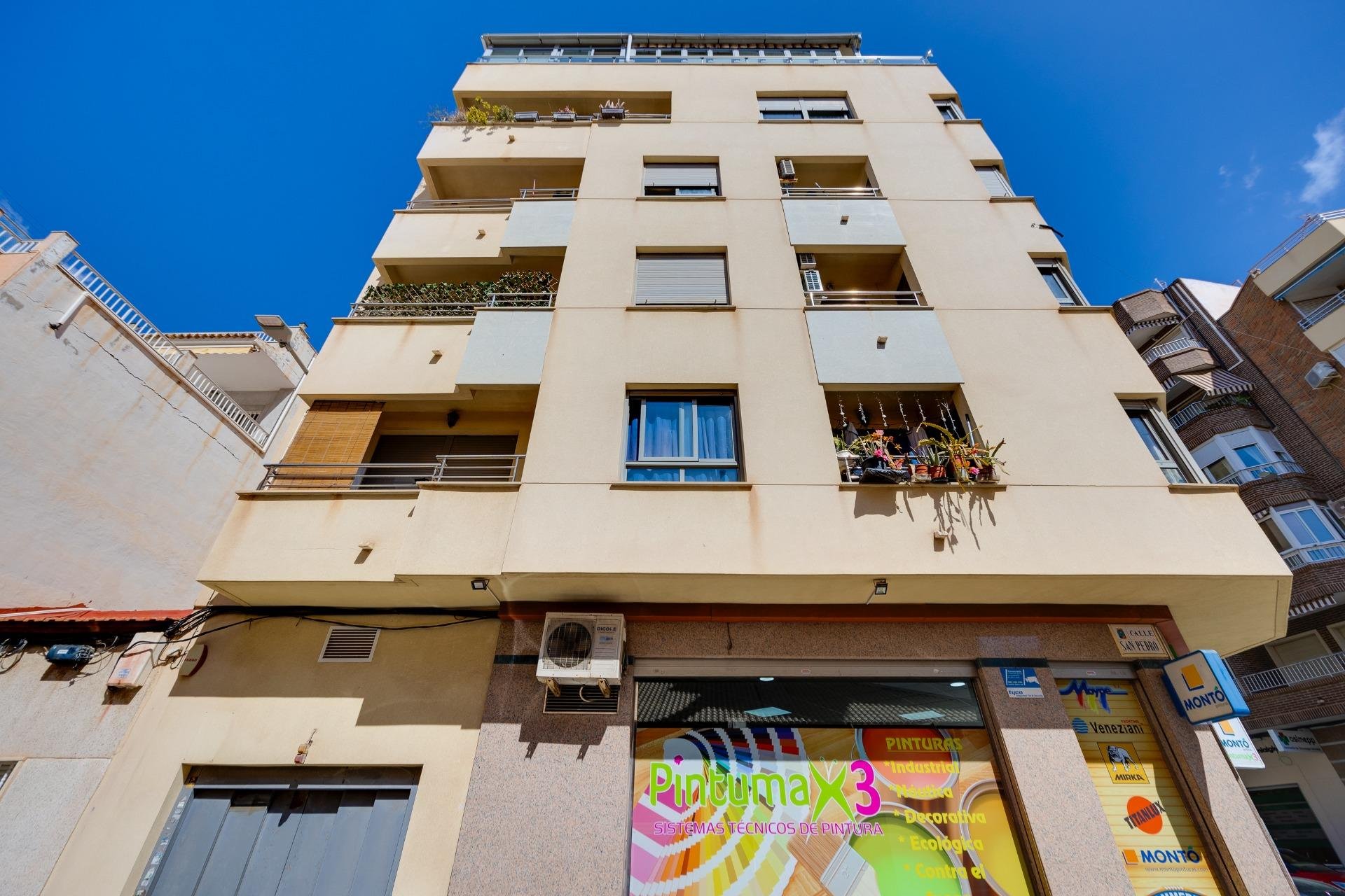 Reventa - Ático -
Torrevieja - Centro