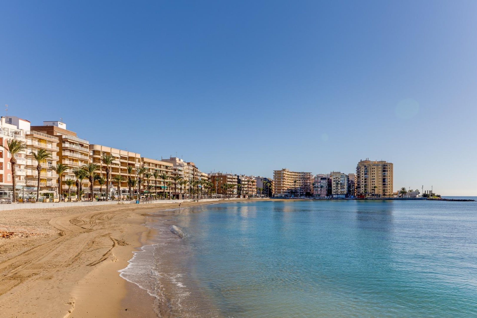 Reventa - Ático -
Torrevieja - Centro