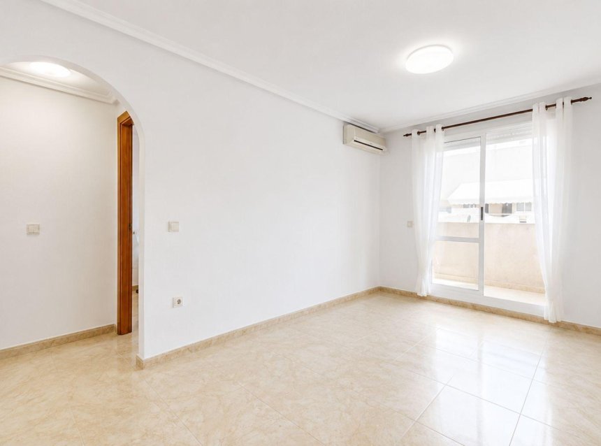 Reventa - Ático -
Torrevieja - Centro