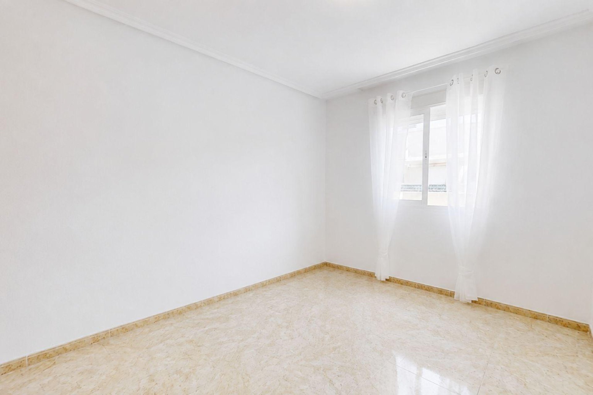 Reventa - Ático -
Torrevieja - Centro