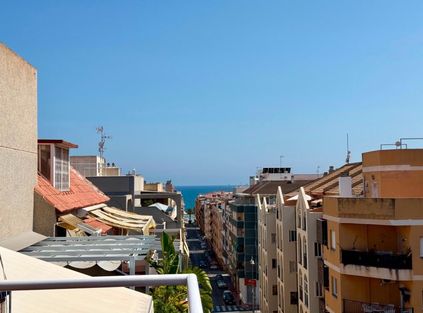 Reventa - Ático -
Torrevieja - Habaneras