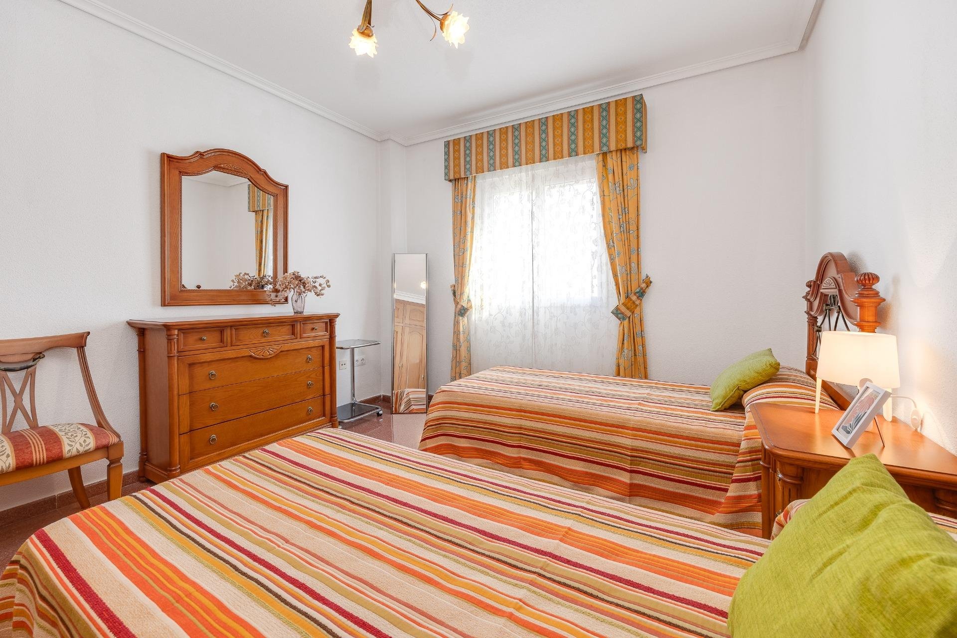 Reventa - Ático -
Torrevieja - Paseo Maritimo