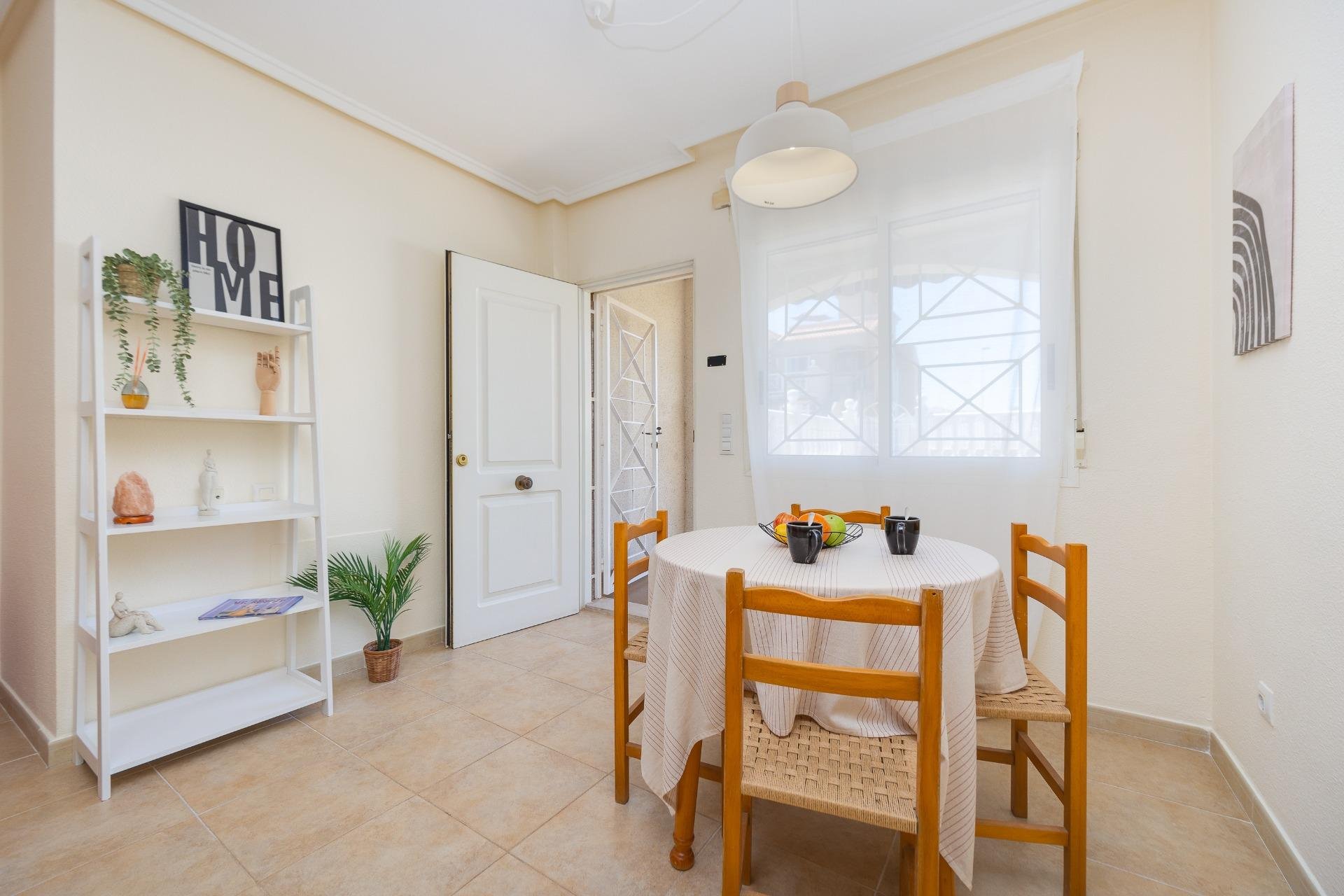 Reventa - Bungalow -
Torrevieja - Aguas Nuevas 1