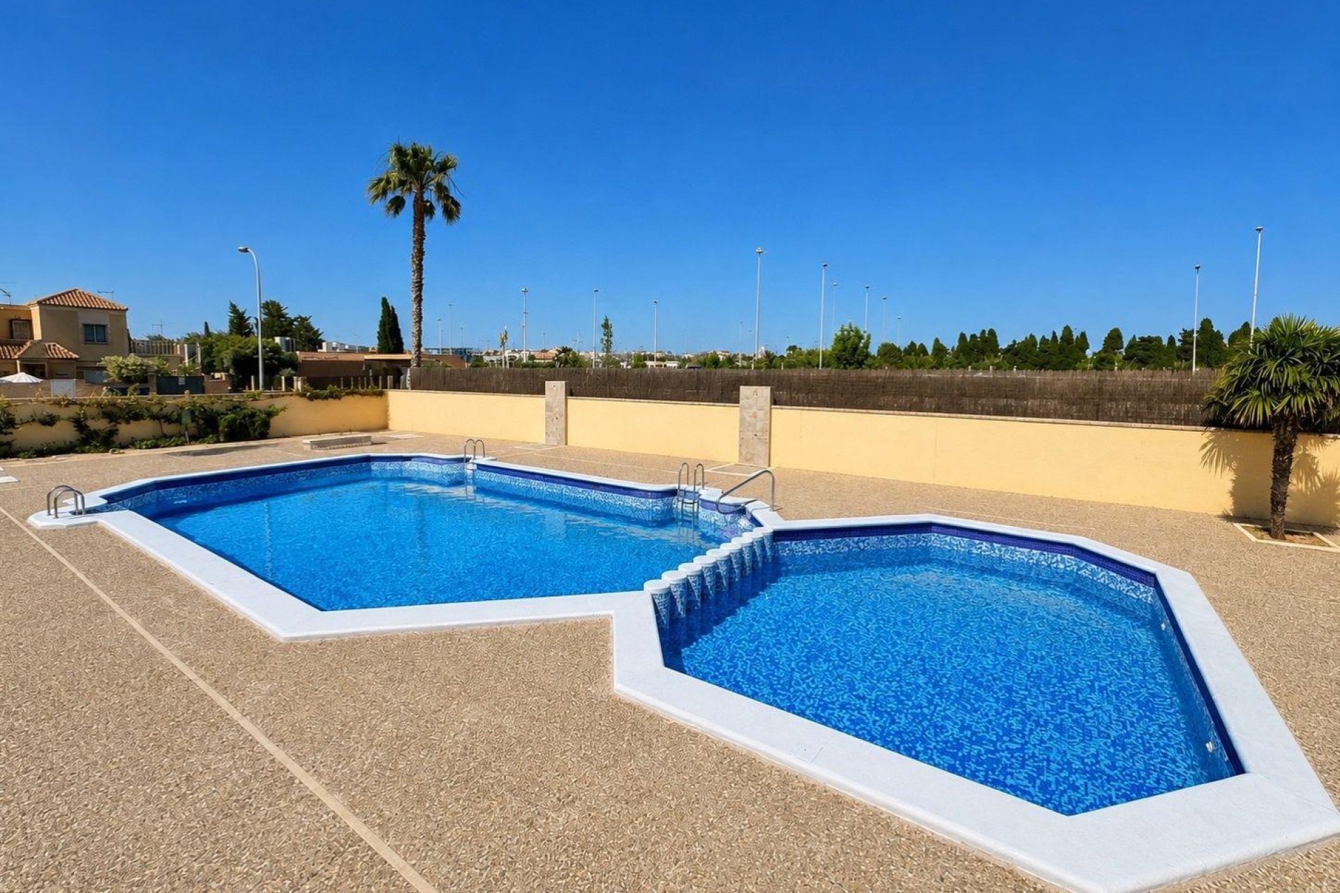 Reventa - Bungalow -
Torrevieja - Carrefour