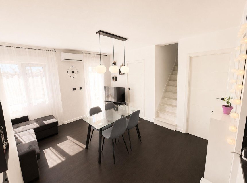 Reventa - Bungalow -
Torrevieja - Carrefour