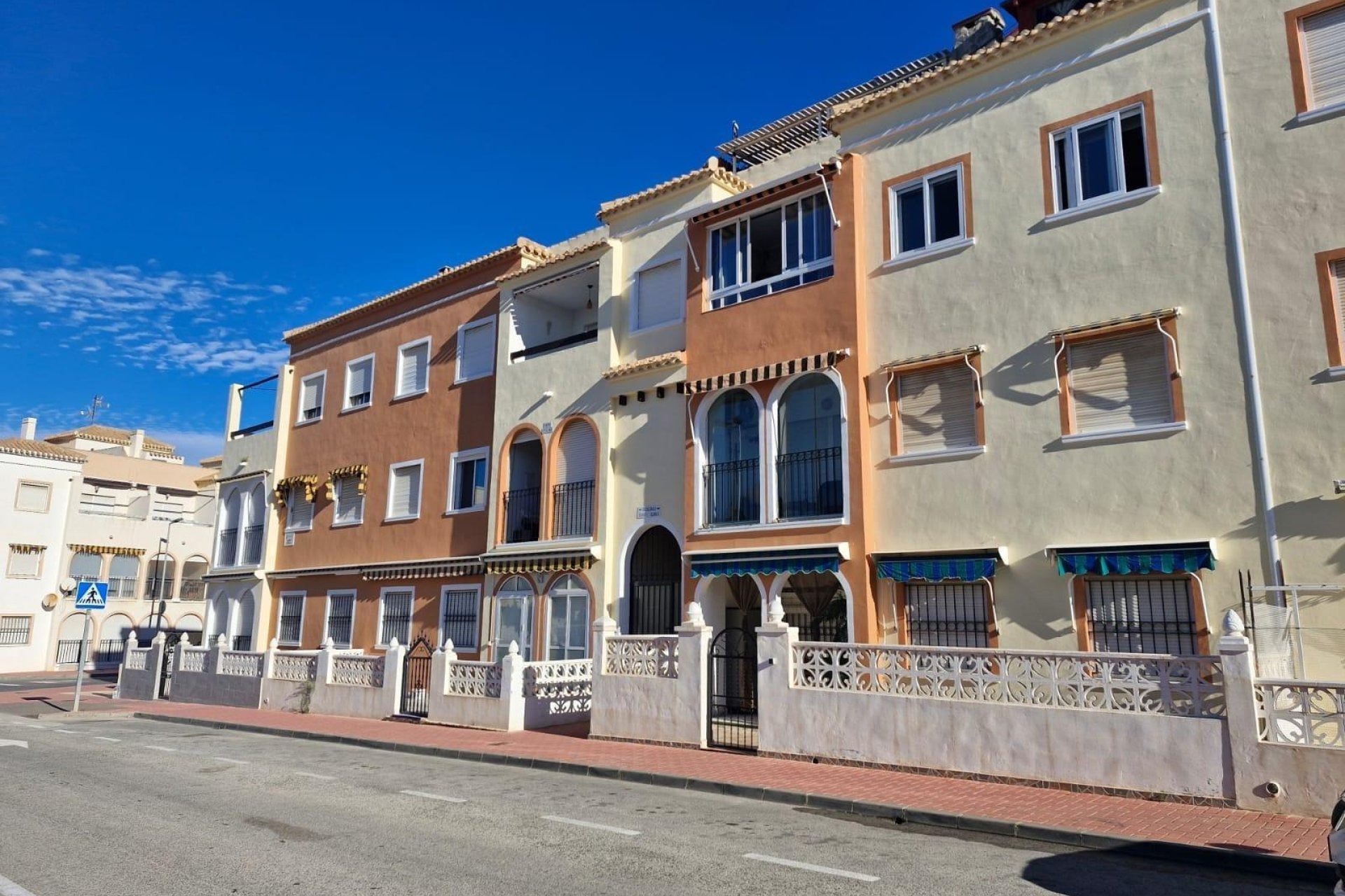 Reventa - Bungalow -
Torrevieja - Playa De Los Naufragos