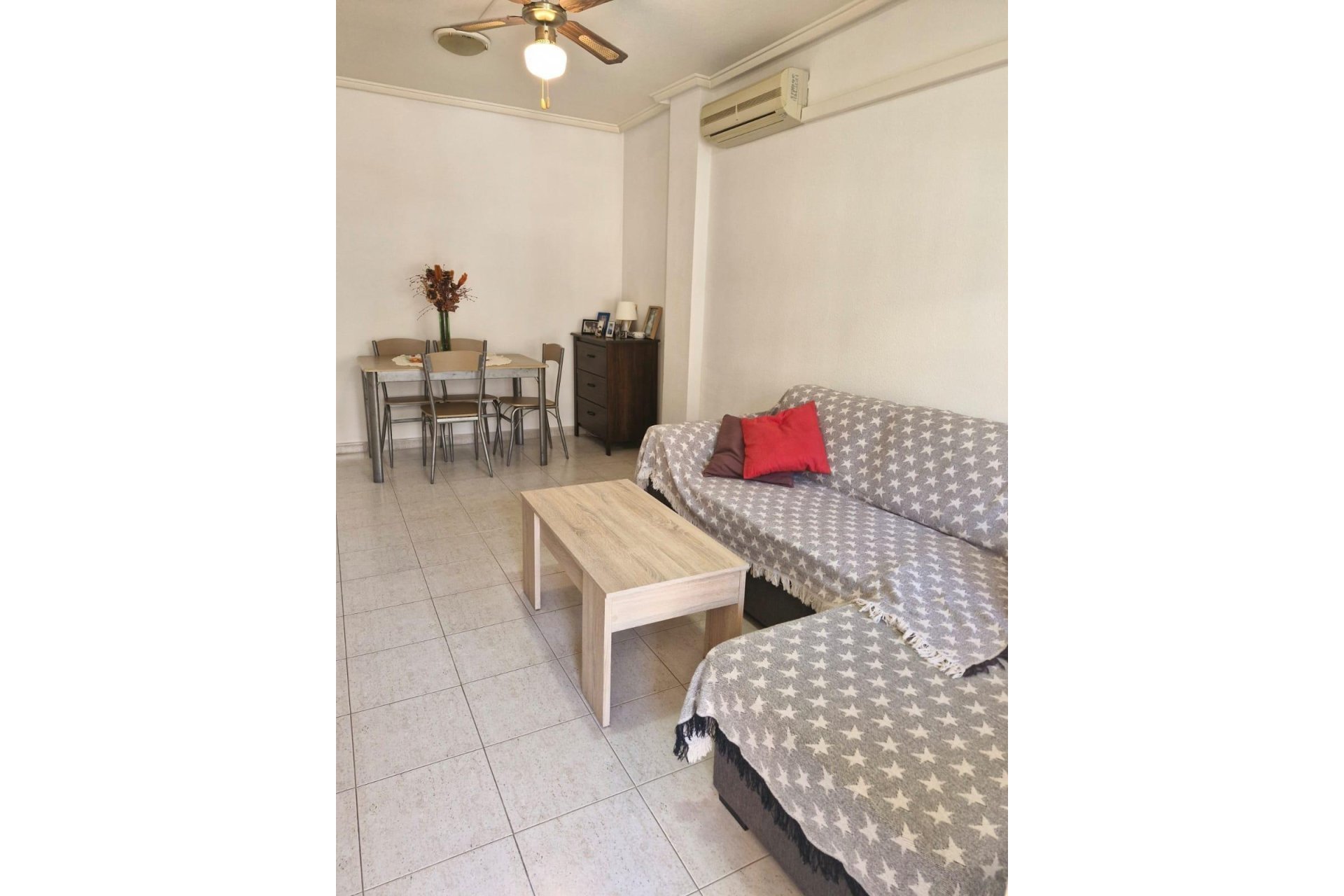 Reventa - Bungalow -
Torrevieja - Playa De Los Naufragos