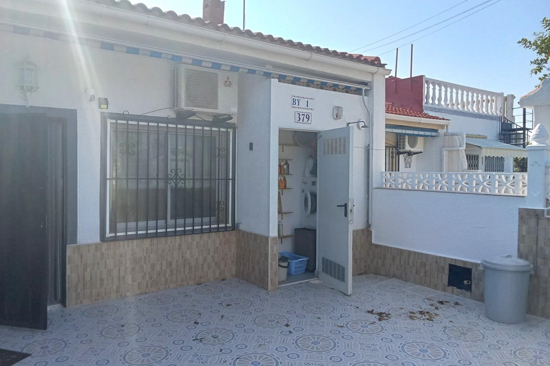 Reventa - Bungalow -
Torrevieja - Torretas