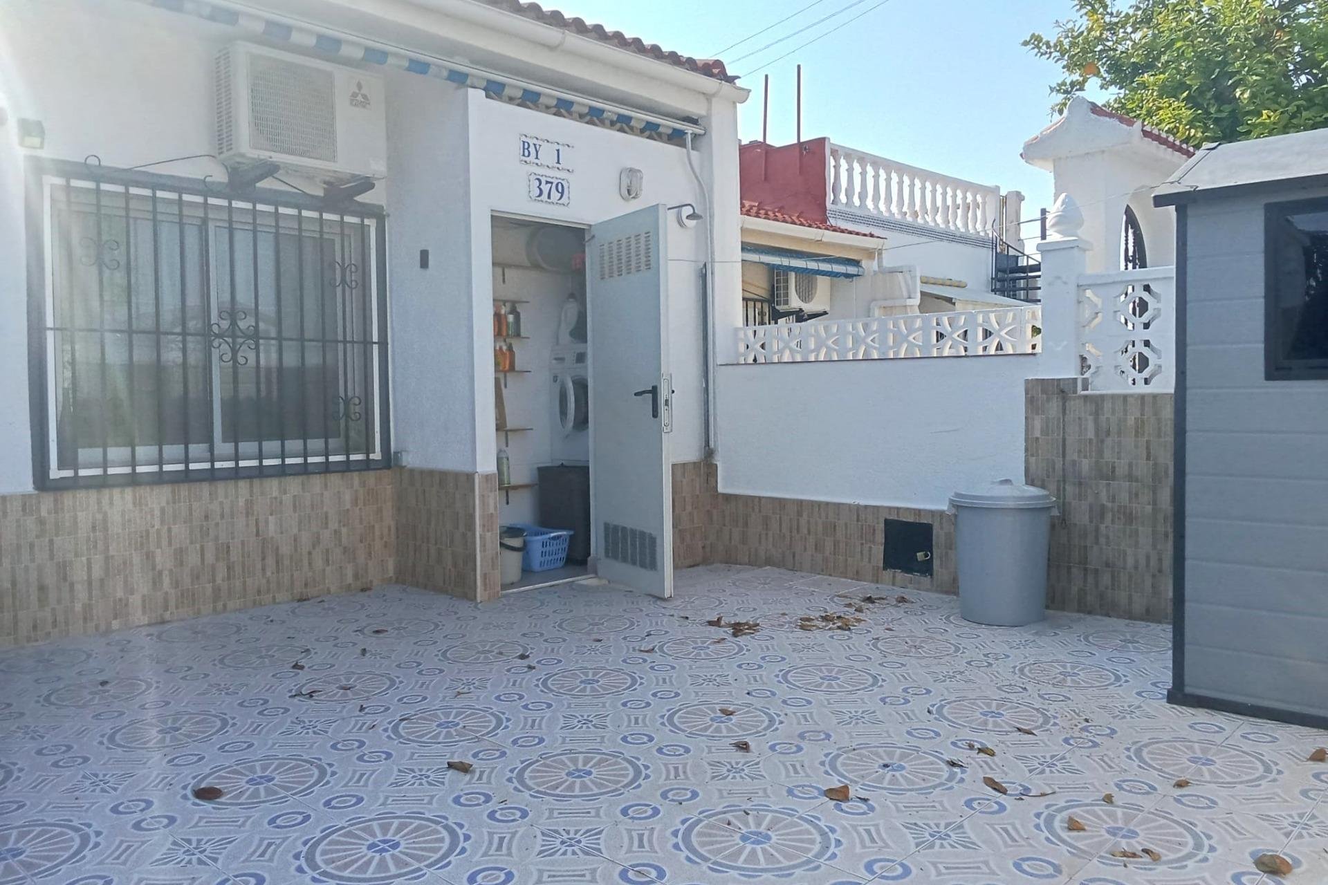 Reventa - Bungalow -
Torrevieja - Torretas