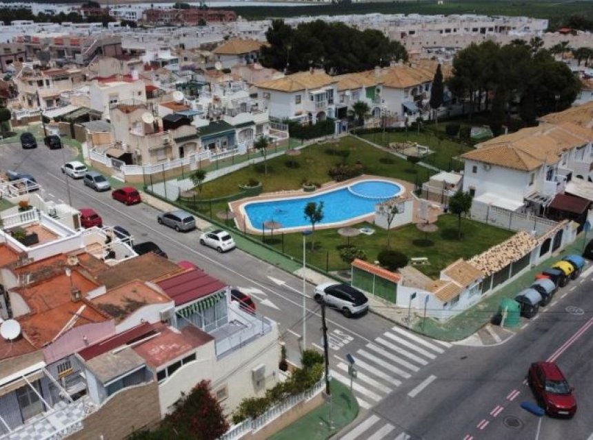 Reventa - Duplex -
Torrevieja - Costa Blanca