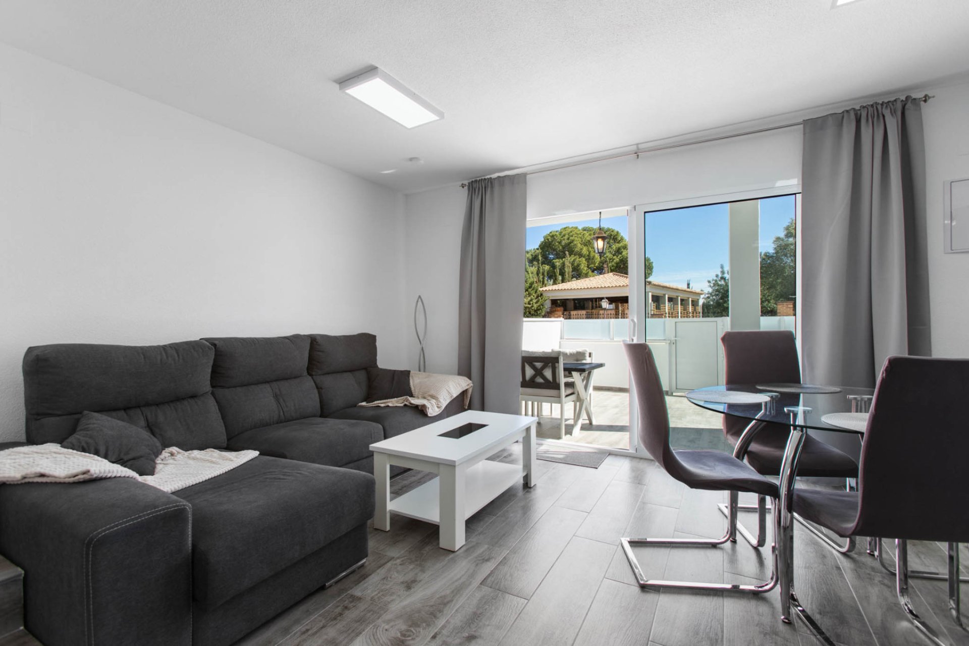 Reventa - Duplex -
Torrevieja - Costa Blanca