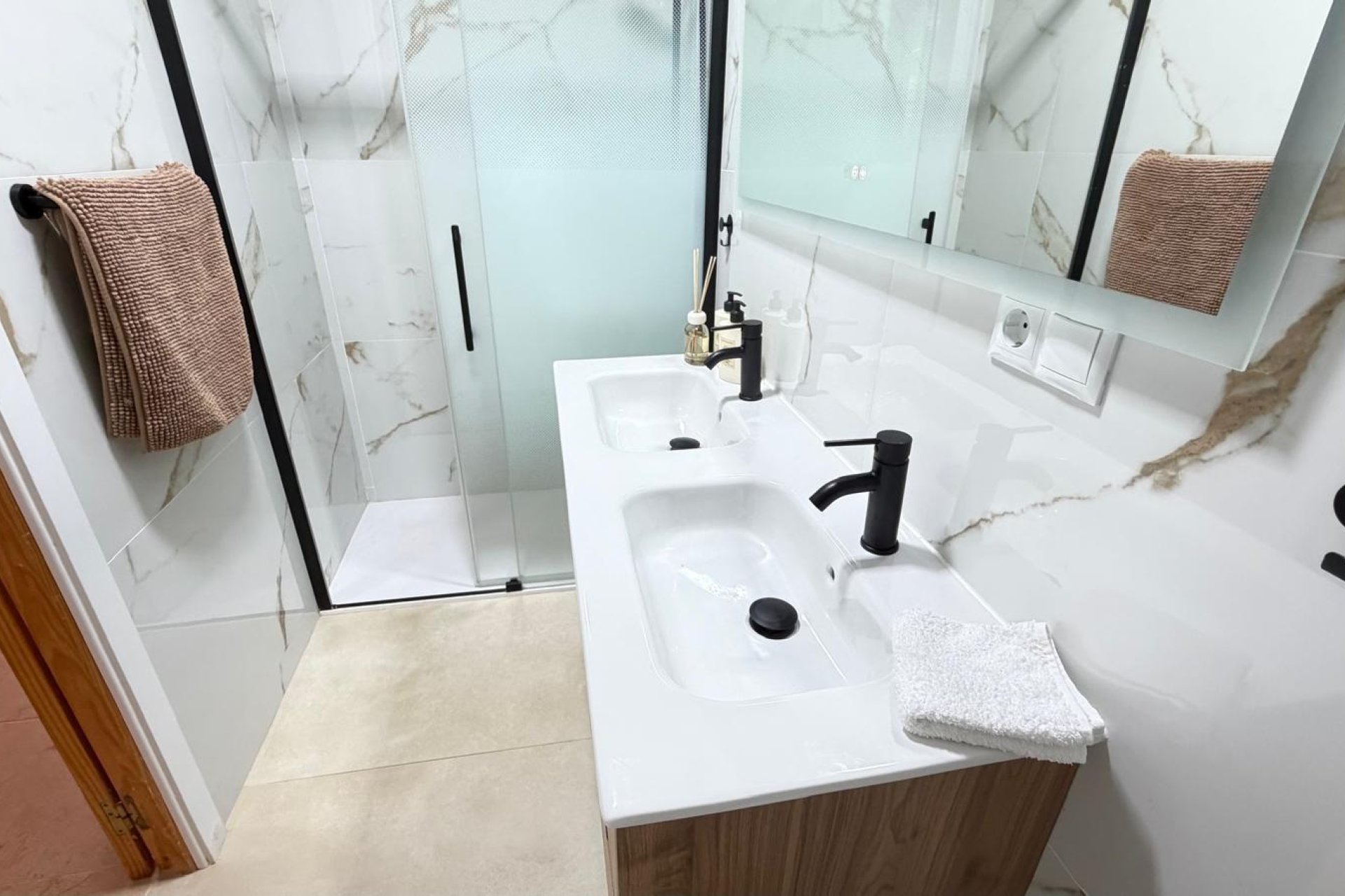 Reventa - Duplex -
Torrevieja - Playa De Los Naufragos