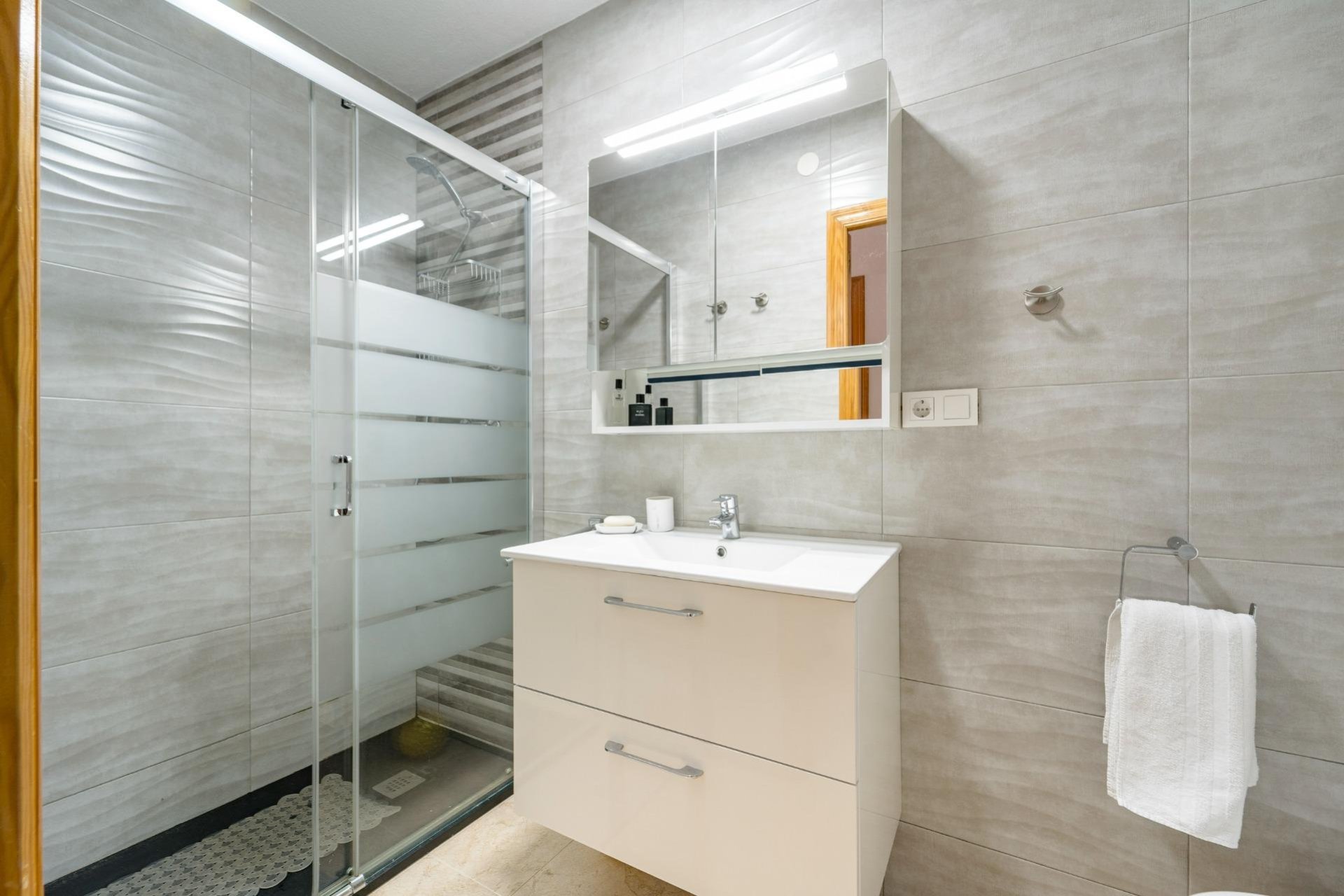 Reventa - Duplex -
Torrevieja - Playa De Los Naufragos