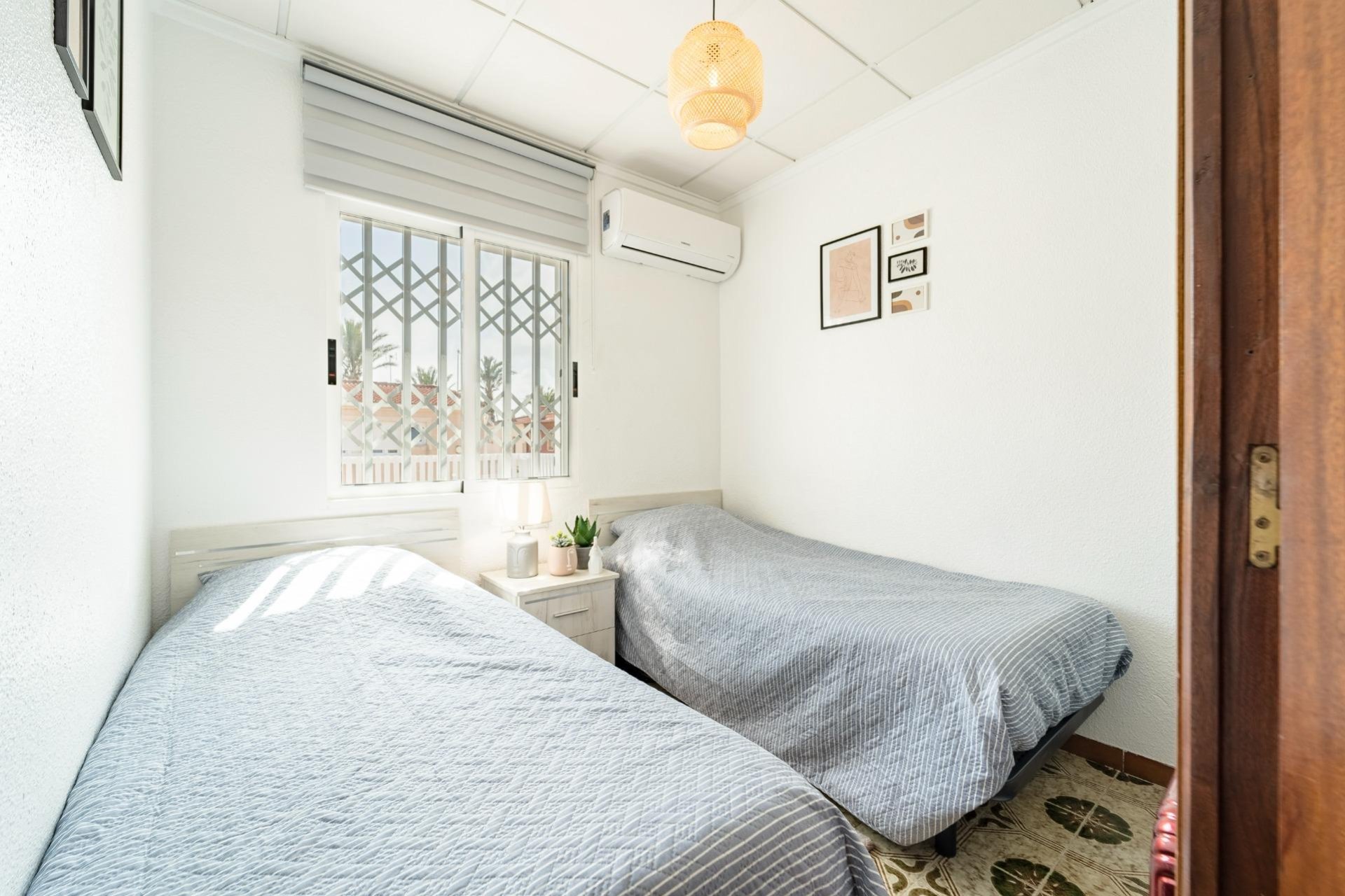 Reventa - Duplex -
Torrevieja - Playa De Los Naufragos