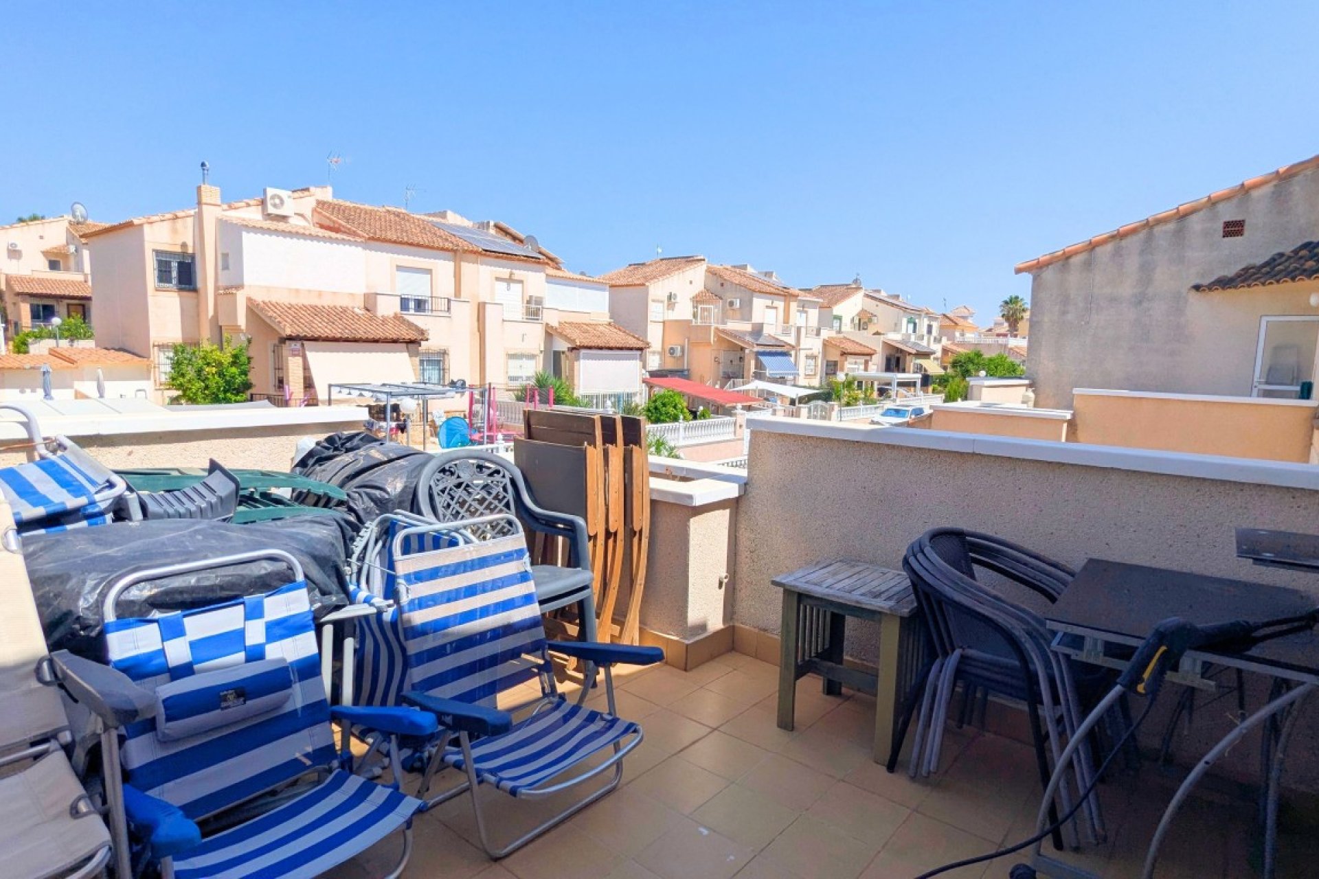 Reventa - Quad House -
Lo Crispin - Inland