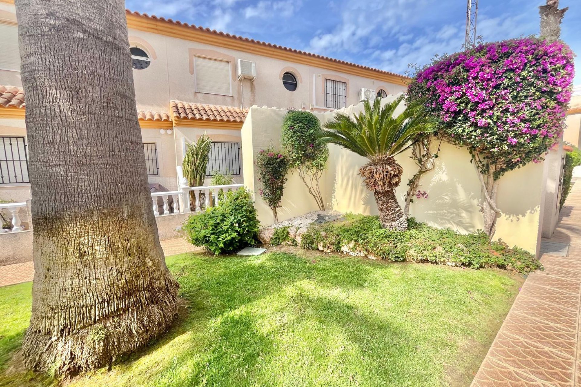 Reventa - Quad House -
Orihuela Costa - Playa Flamenca