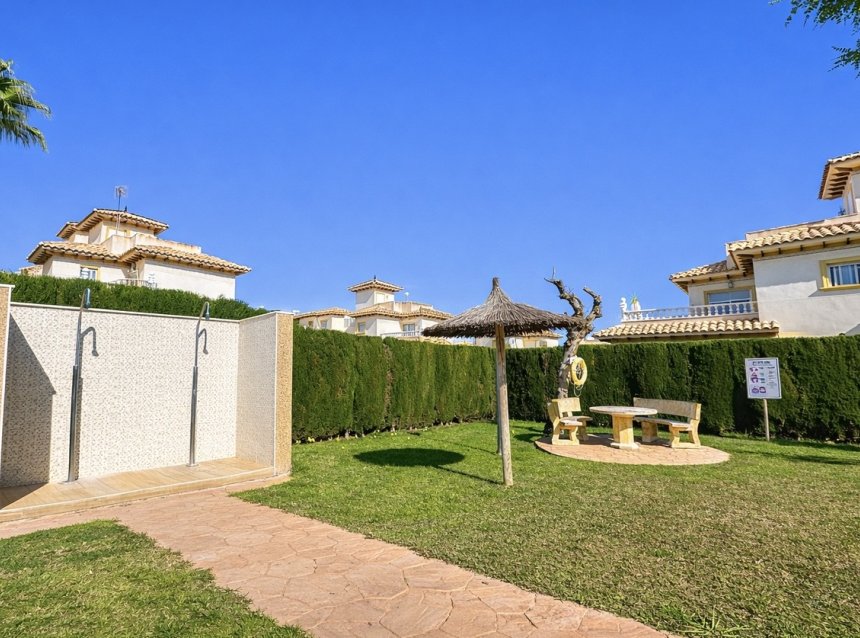 Reventa - Quad House -
Orihuela Costa - Villa's San Jose IV