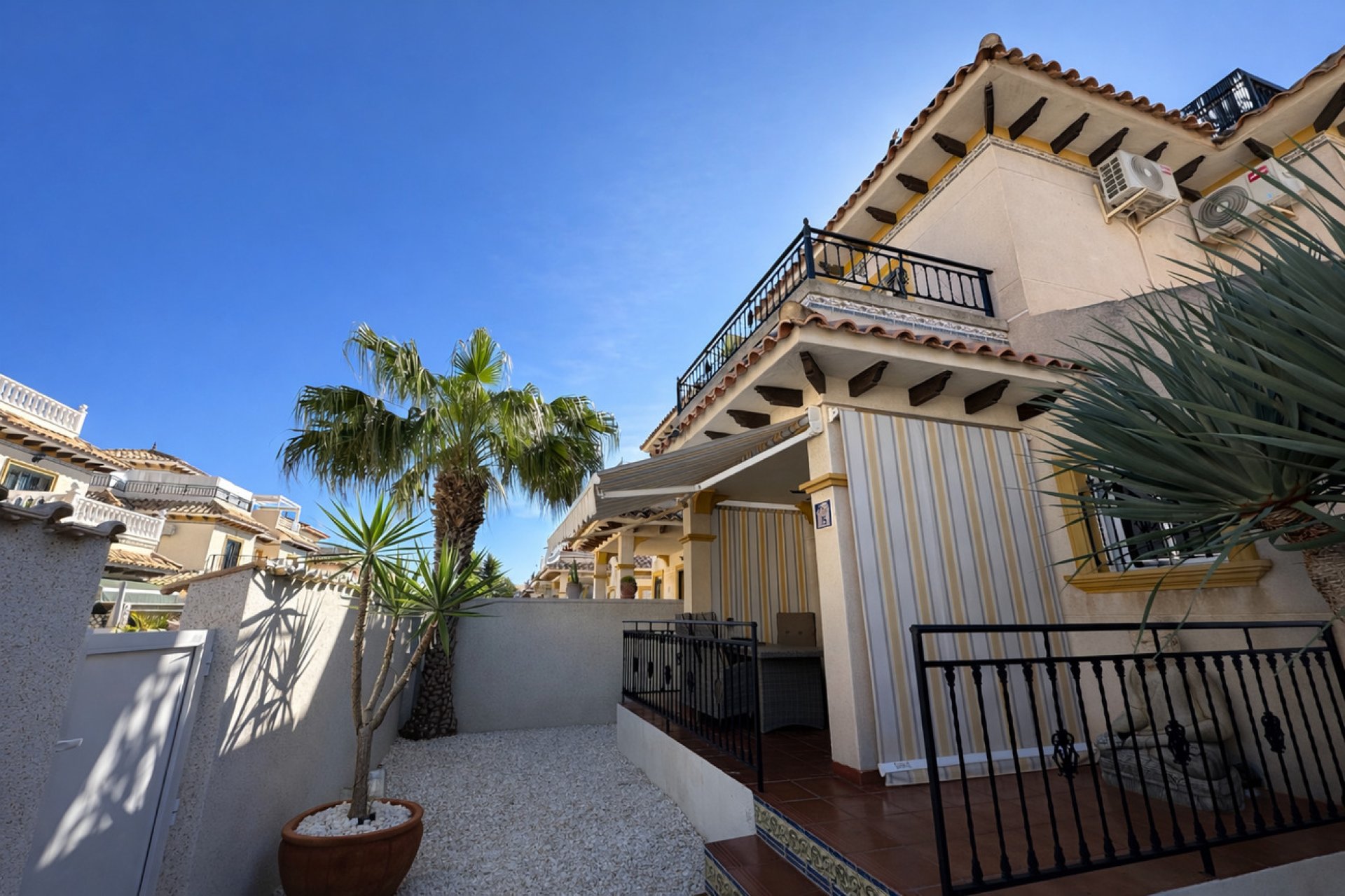 Reventa - Quad House -
Orihuela Costa - Villa's San Jose IV