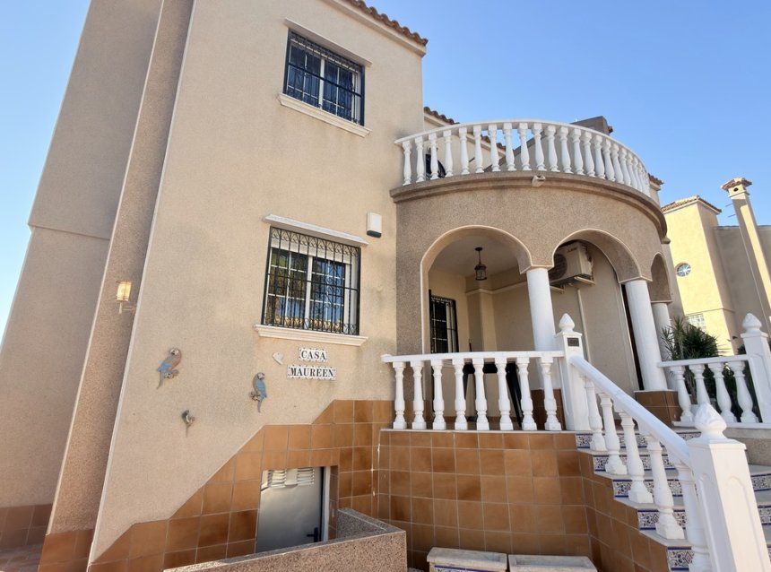 Reventa - Semi Detached -
El Galan - Inland