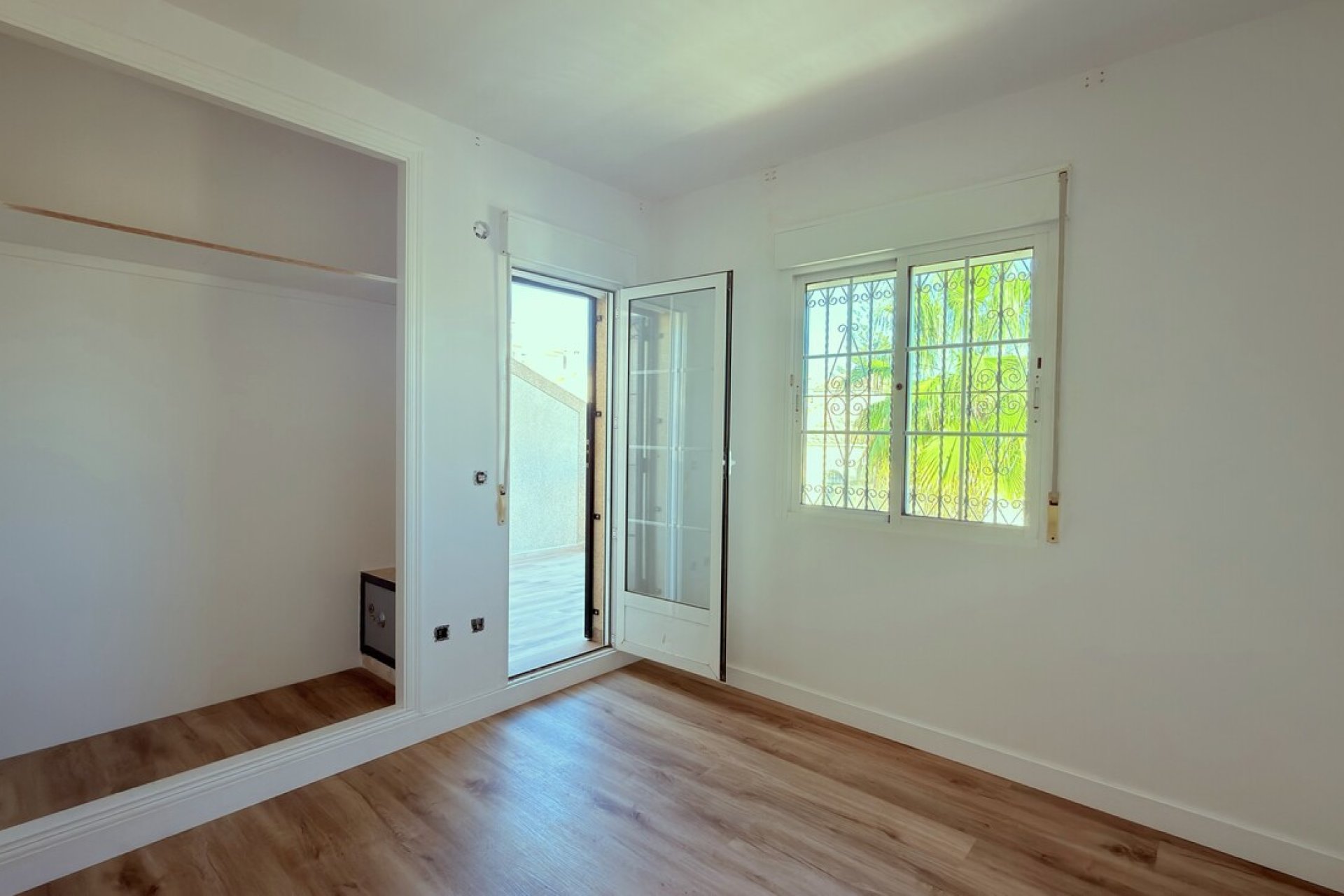 Reventa - Semi Detached -
El Galan - Inland