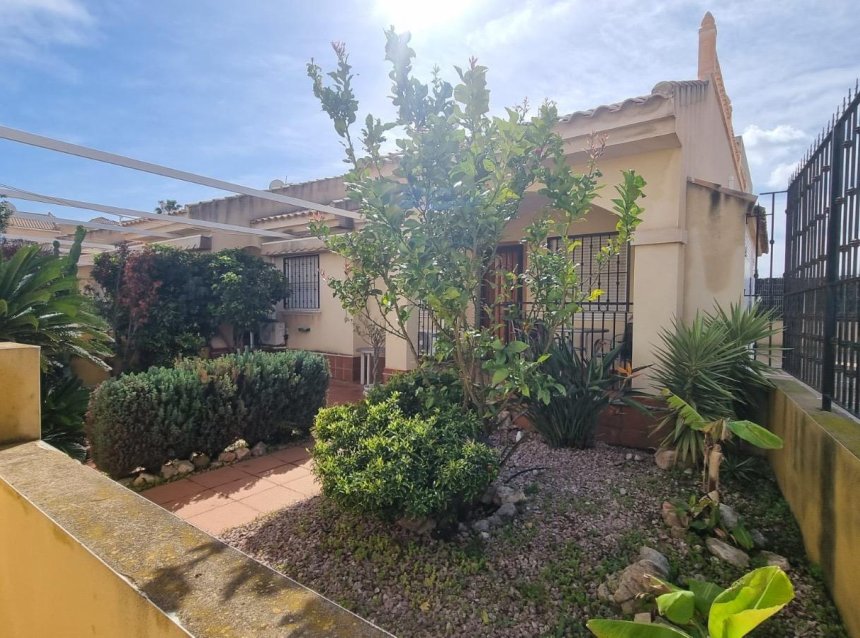 Reventa - Semi Detached -
Guardamar del Segura - Urbanizaciones