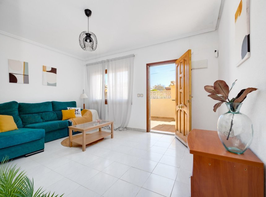 Reventa - Semi Detached -
Torrevieja - Nueva Torrevieja