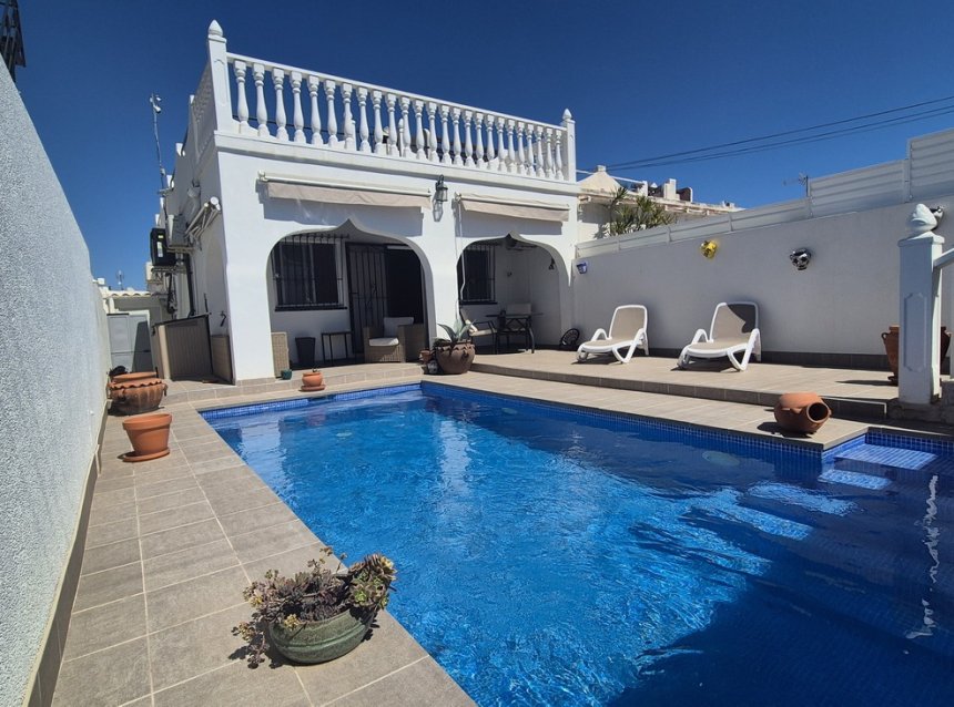Reventa - Semi Detached -
Villamartin - Costa Blanca